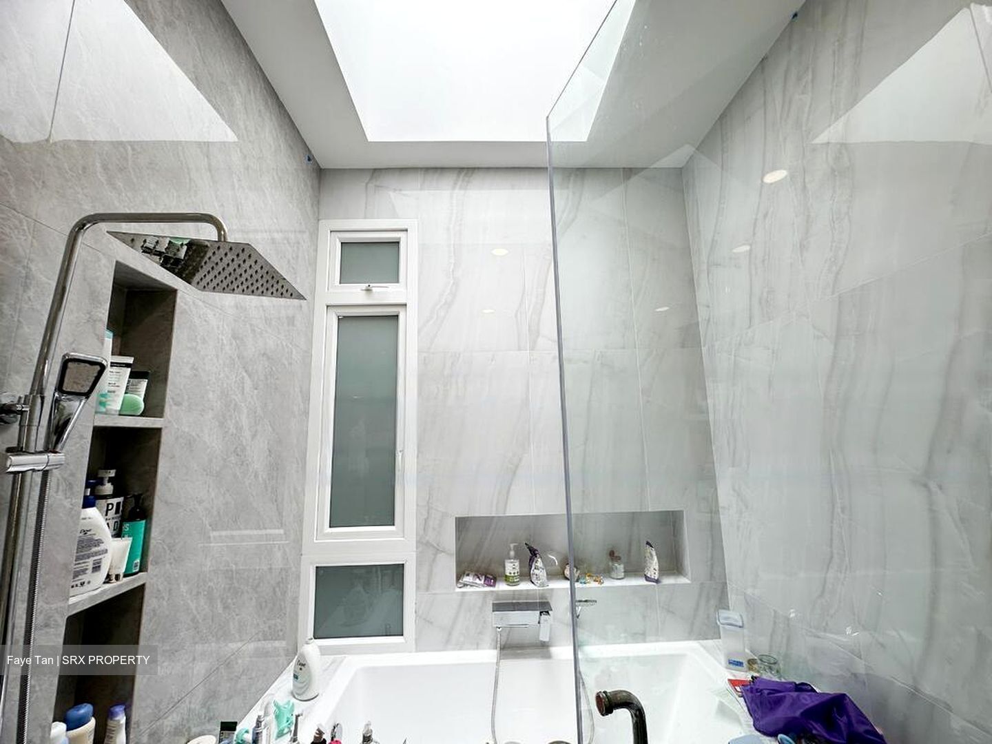 Hougang Avenue 2 (D19), Terrace #460679551